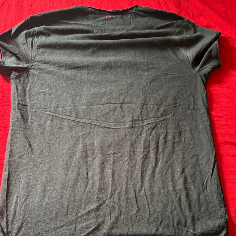 John Varvatos Grunge Y2K Goth Tee with Red Skull - Picture 4 of 4